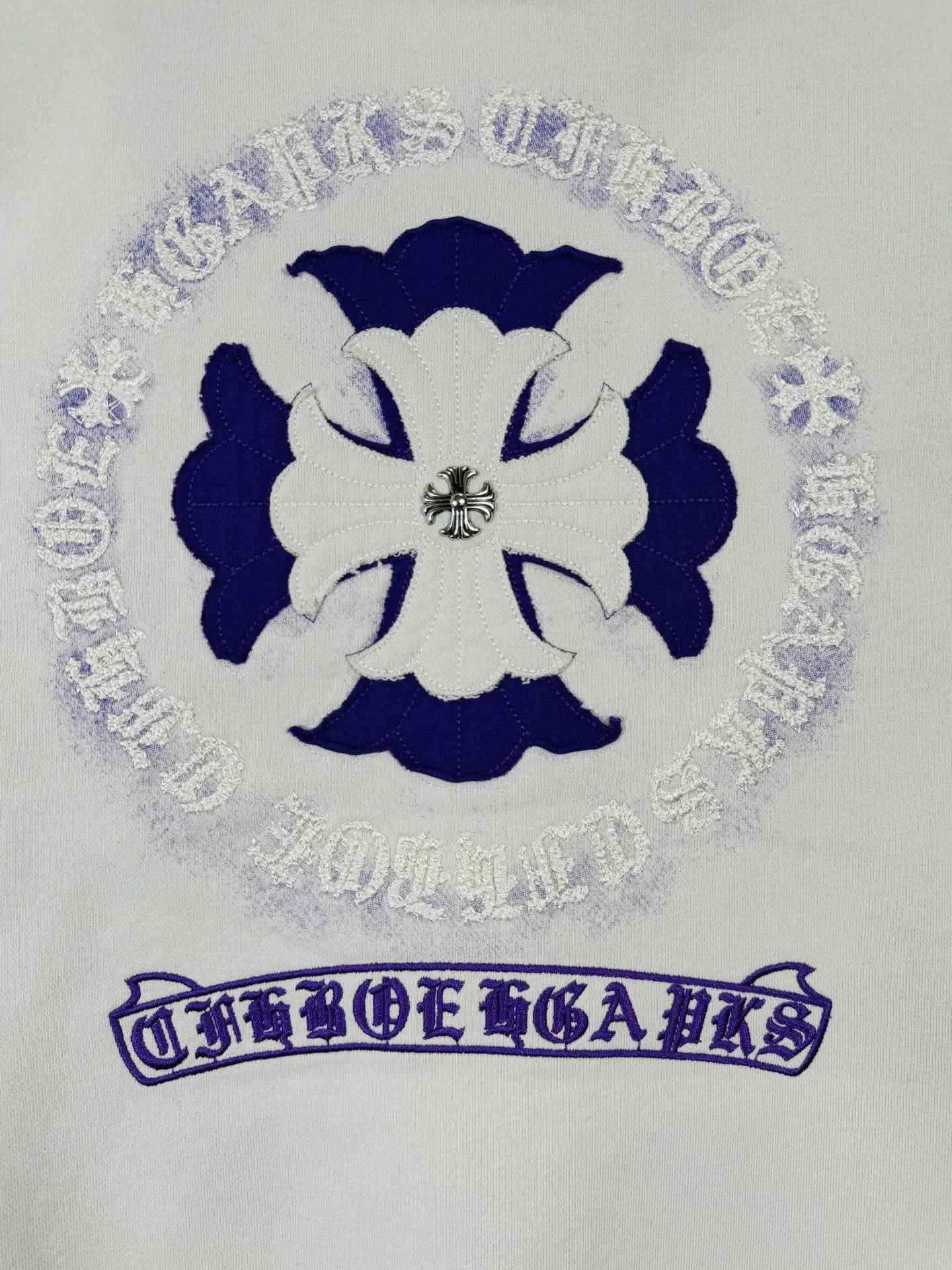 P340 top version, real shot without P, ​​different from market currency) 𝗖𝗵𝗿𝗼𝗺𝗲 𝗛𝗲𝗮𝗿𝘁𝘀/Cro Heart 2025 washed and burned flower patch embroidered autumn and winter new original single counter American patchwork 3D three-dimensional patch couple casual cardigan sweatshirt 👑The highest version! Customized fabric 480g tripe terry fabric! American acid-washed and distressed original fabric, laser burning + patch embroidery, exquisite embroidery of letters! The best-selling model in the counter, very comfortable to wear. Accessories: original molded and authenticated collar label➕100% silk wash label. Genuine purchase-grade original hangtag➕matching hanging rope➕3D hanging beads➕original packaging bag. Craftsmanship: The original version has consistent wiring! The highest version of the armhole matching technique! Color: Black Apricot Size: S M L XL Style Number: 25-317